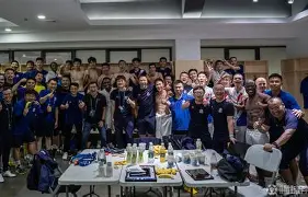 包含朗斯全队齐心，奋战完成胜利，势不可挡的词条