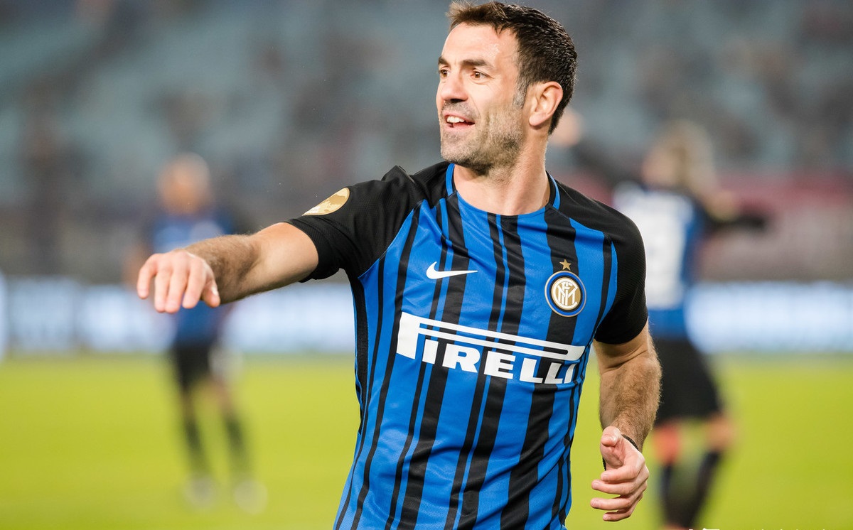 卡利亚里主场惨败,陷入保级泥沼,气势如虹 卡利亚里主场惨败,陷入保级泥沼,气势如虹