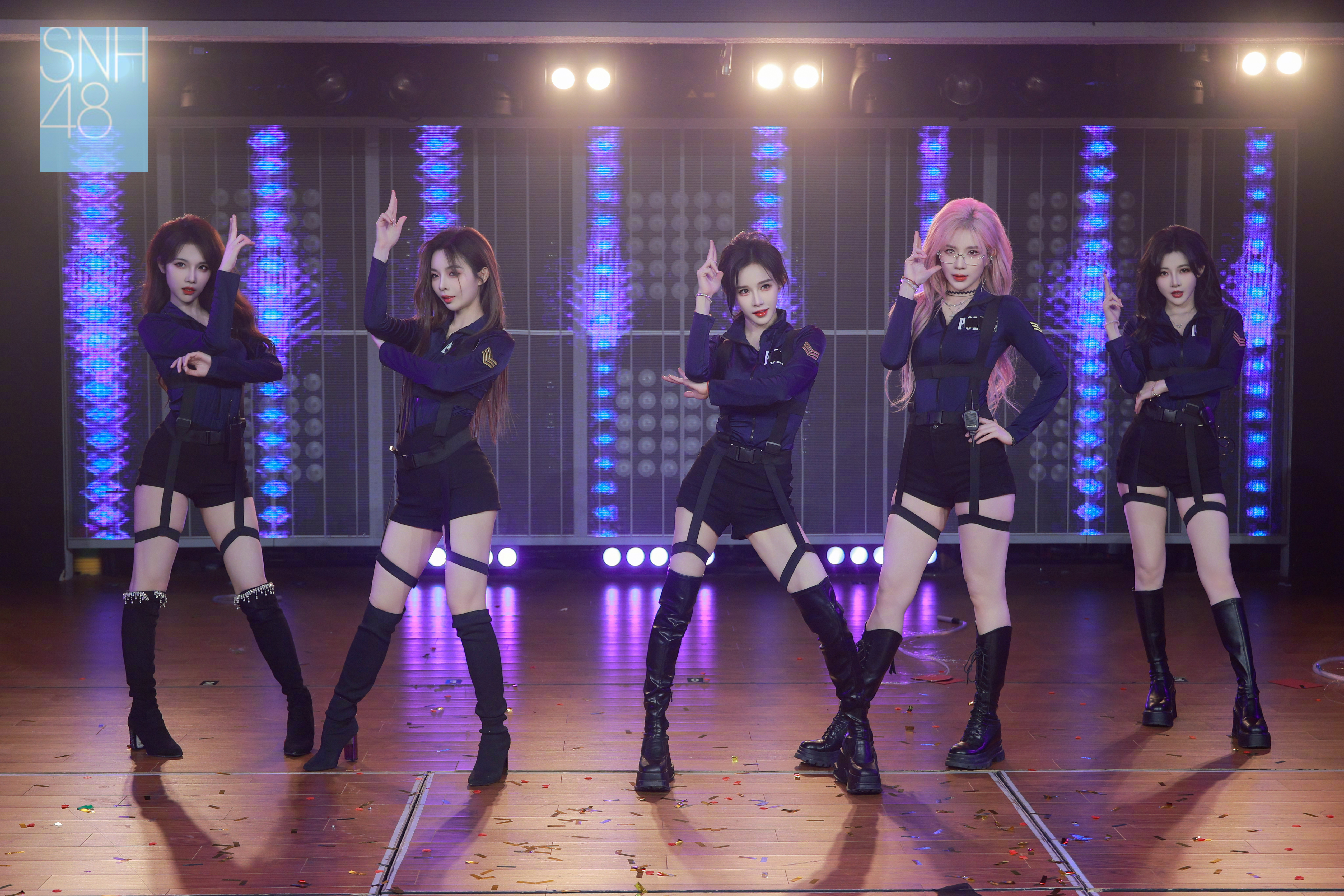 DFM鏖战HKA，CoreJJ关键团战开团秒人宿敌对决半决赛，引爆全场热议