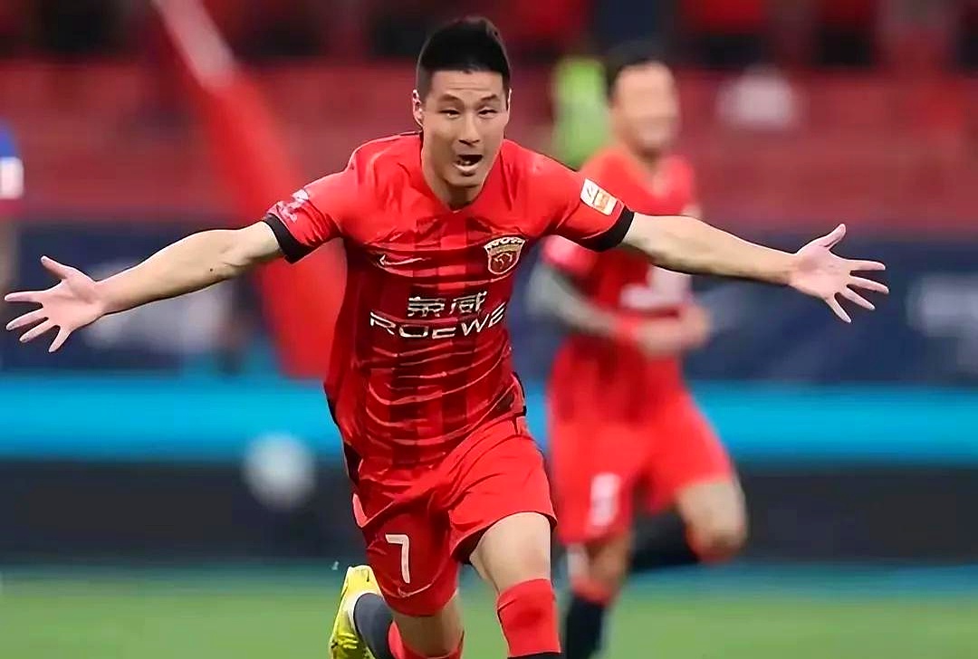 包含上港全取三分，争夺亚冠资格继续拉近差距，士气大振的词条