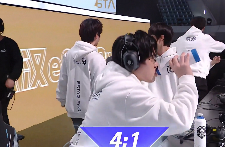 开云体育在线-以色列选手团队配合，斩获冠军，表现亮眼