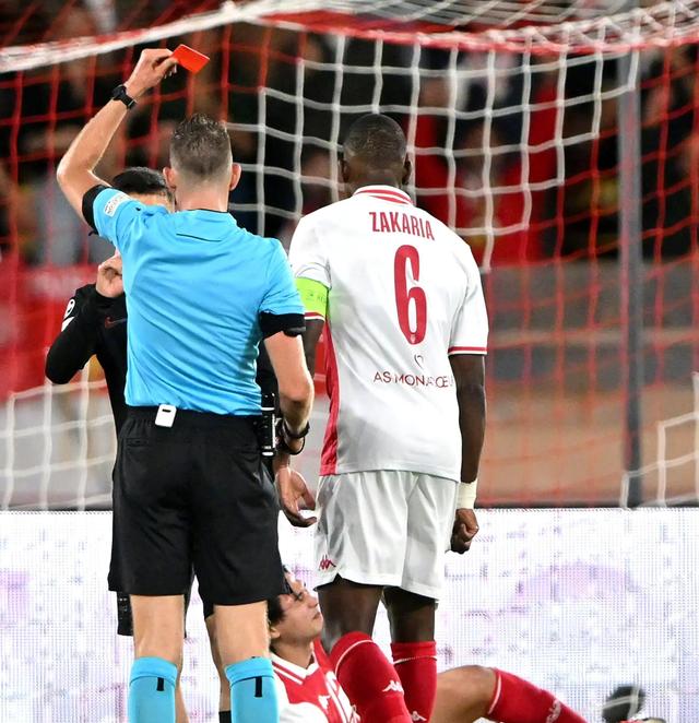 汉诺威主场爆冷,横扫对手晋级欧冠,表现亮眼 汉诺威主场爆冷,横扫对手晋级欧冠,表现亮眼