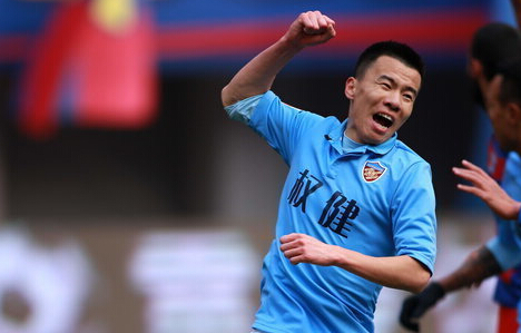 苏宁客场大捷,稳居联赛第一,引发热议 苏宁客场大捷,稳居联赛第一,引发热议